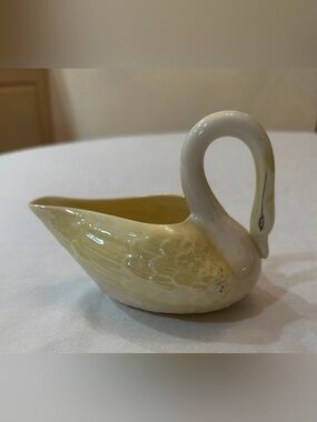Belleek Ireland Yellow and White Swan Creamer